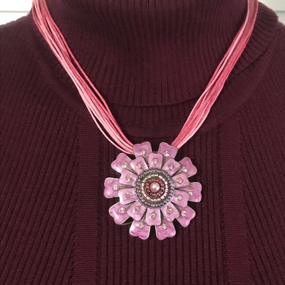 Fashion Necklace/Pin‎ - Picture 1 of 5